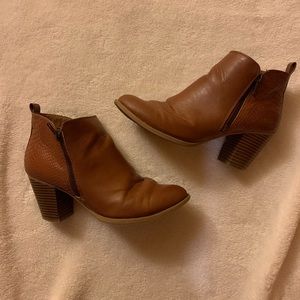 Faux Leather Snakeskin Booties - Caramel | Eurosoft Sofft